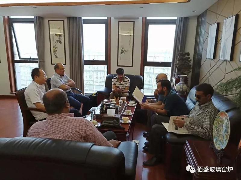 國外客戶來訪黄瓜视频色板下载洽談合作
